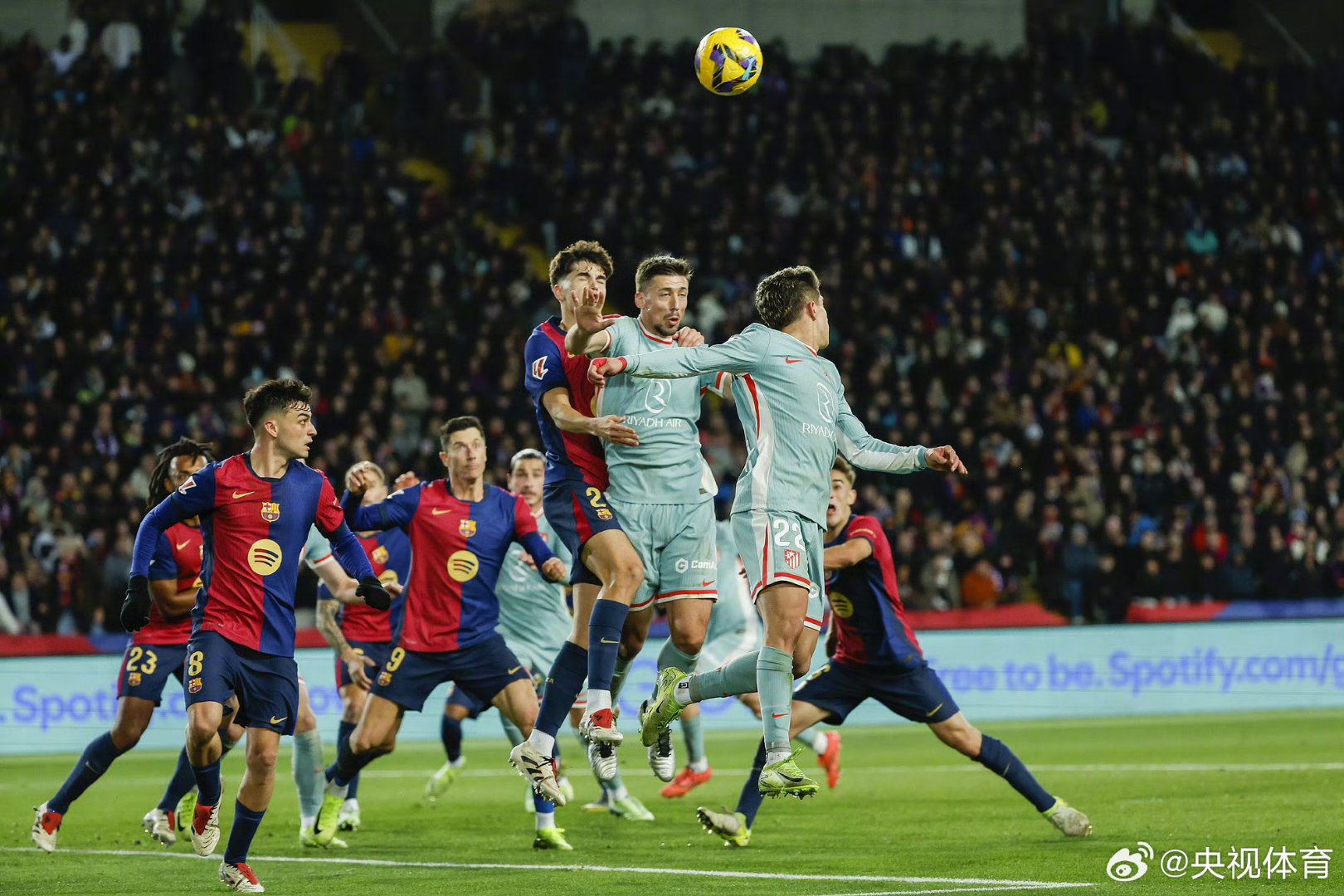 西甲豪门主场告捷,球队实力碾压对手,轻松取胜 西甲豪门主场告捷,球队实力碾压对手,轻松取胜