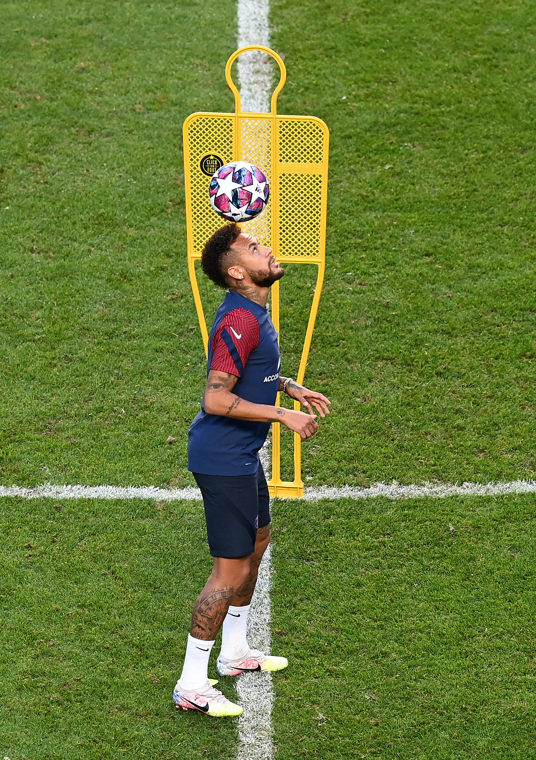 俄罗斯足球冠军赛事备战拉开序幕，强队备受期待的简单介绍