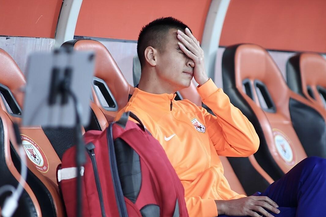 湖南队遭遇失利,面临困境的挑战 湖南队遭遇失利,面临困境的挑战