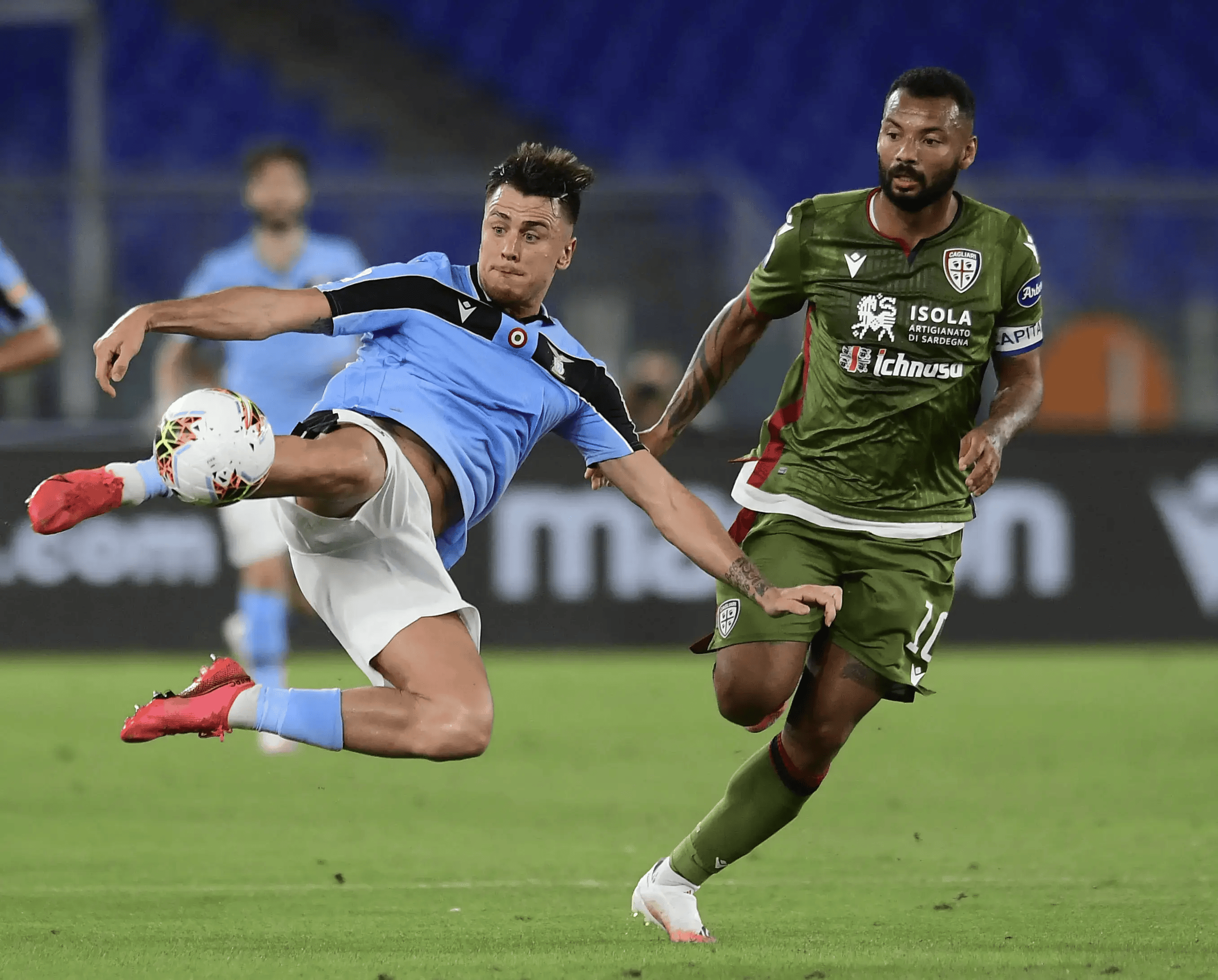 包含欧洲足球风云再起,吸引万众瞩目的词条 包含欧洲足球风云再起,吸引万众瞩目的词条