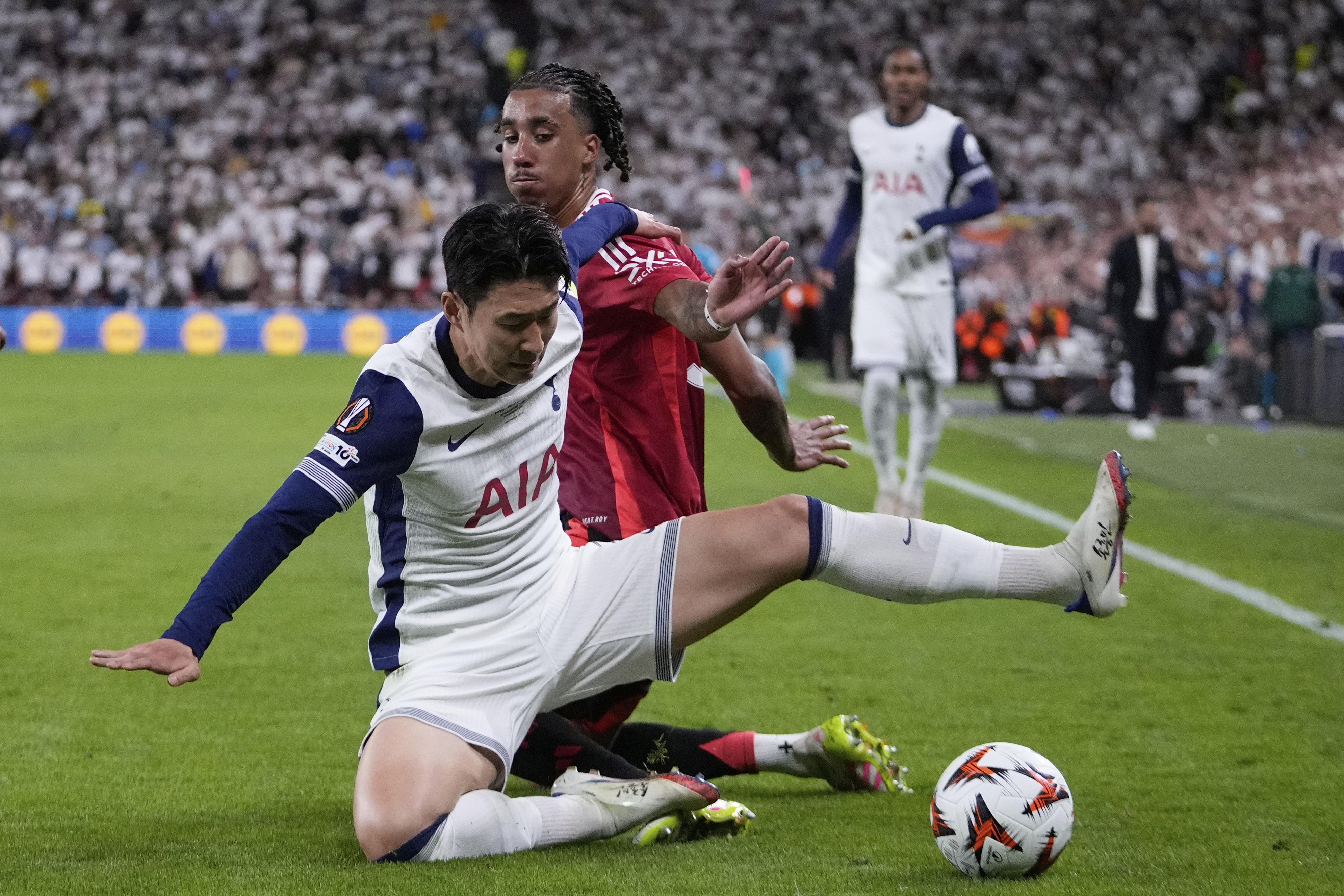 包含欧洲国家队备战欧洲杯资格赛热火开战的词条