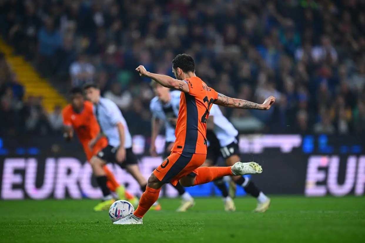 奇迹诞生!球员绝杀带领球队获胜 奇迹诞生!球员绝杀带领球队获胜