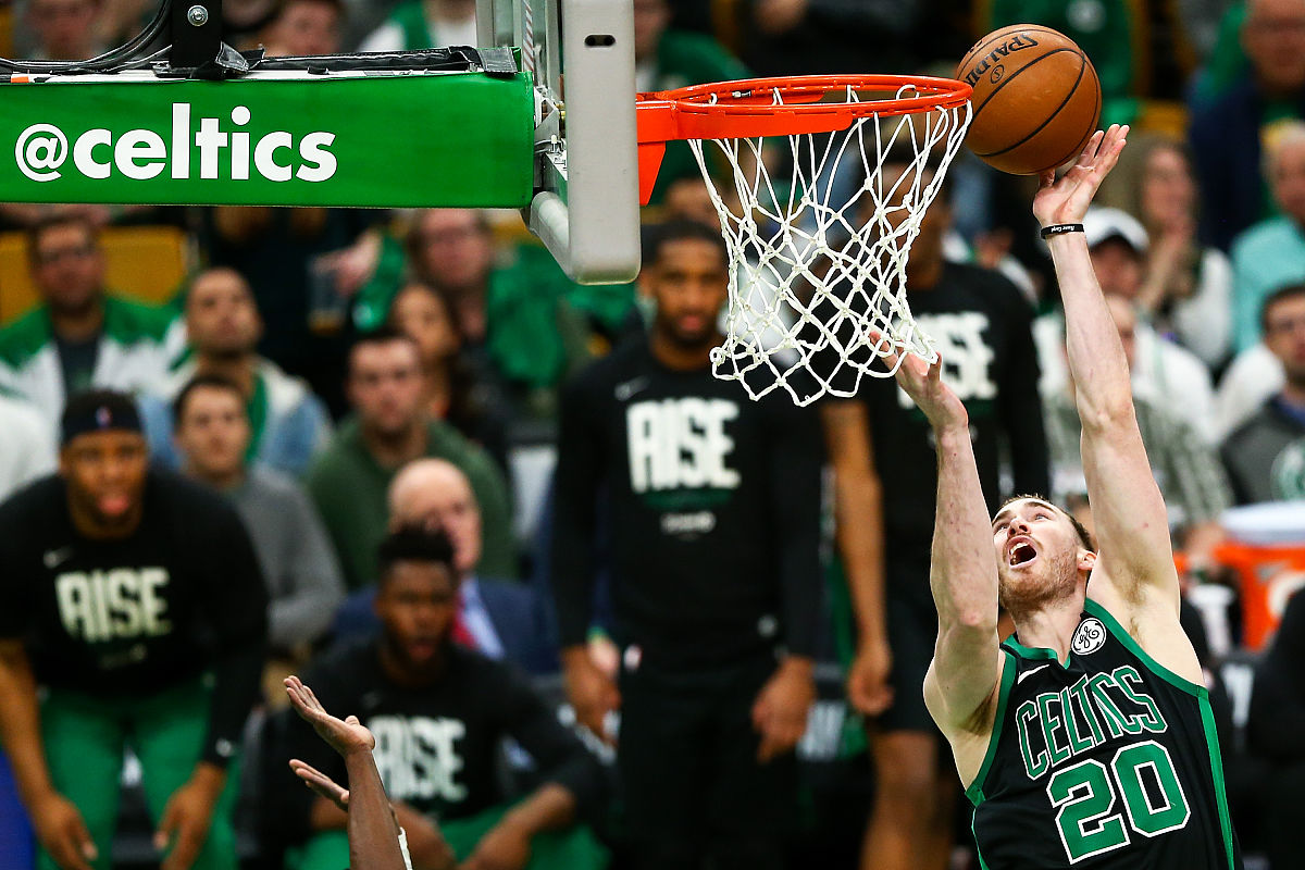 凯尔特人击溃独行侠,取得五连胜 凯尔特人击溃独行侠,取得五连胜