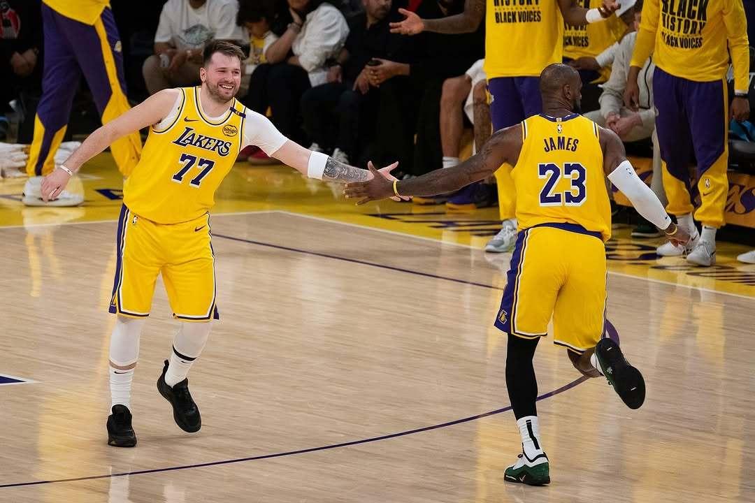 湖人客场胜爵士，终结连败