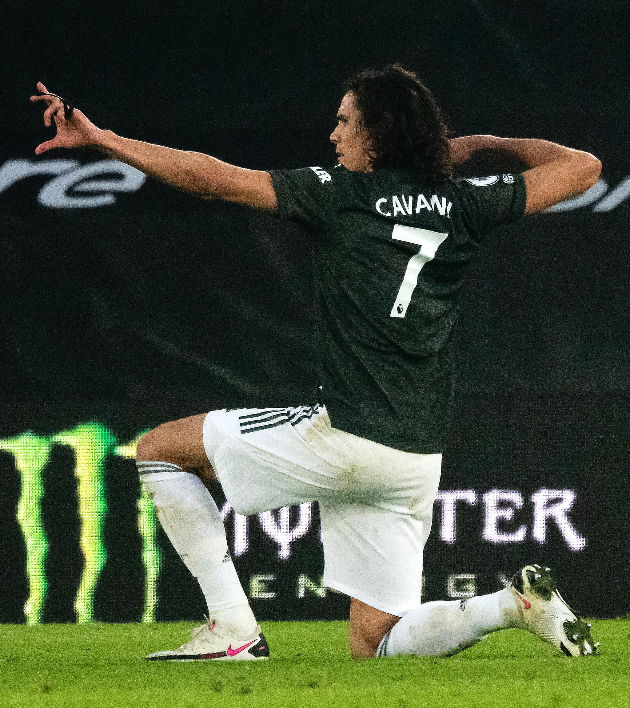 曼联逆转胜利，卡瓦尼再现神迹