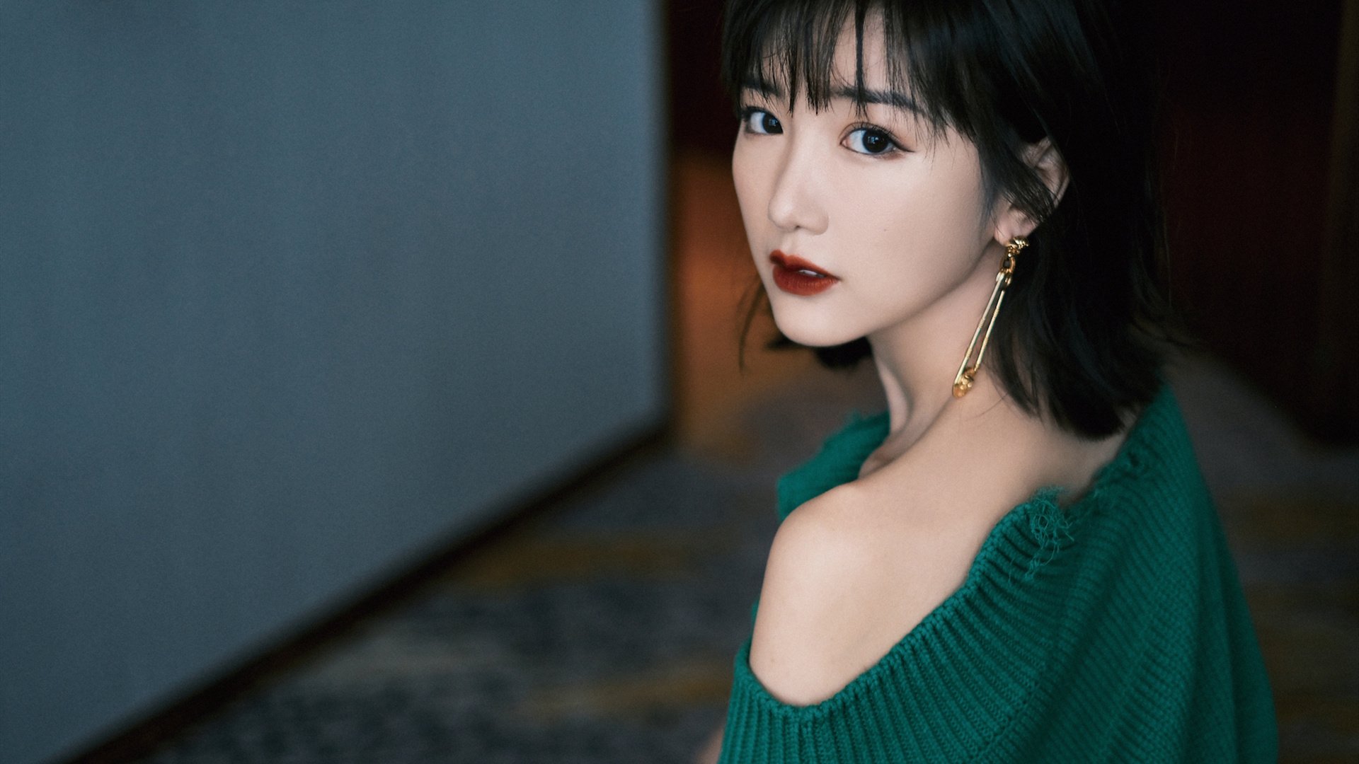 德罗赞关键先生显神威,魔术硬仗中险胜猛龙