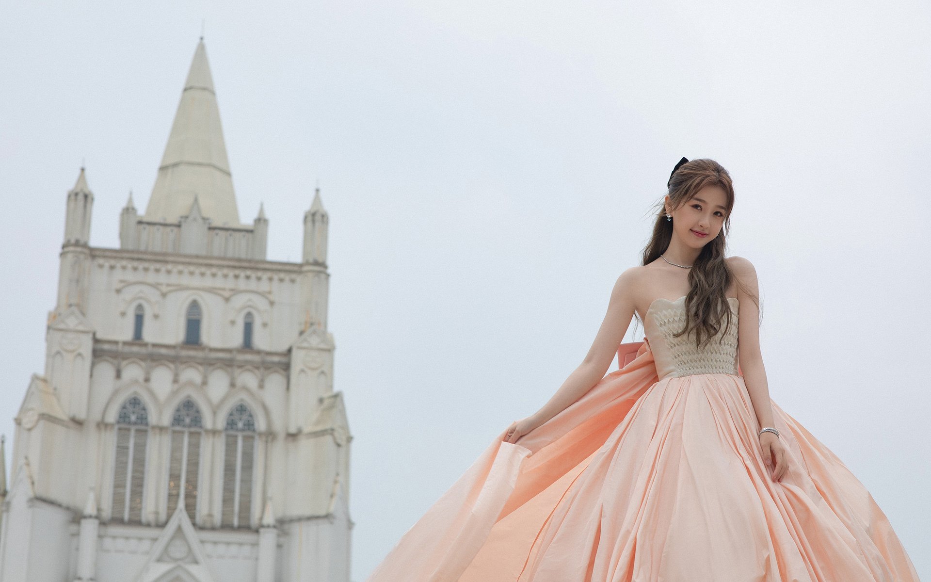 芬兰冰火冲垮那不勒斯防线,卡拉斯科F1揭幕战霸气接管