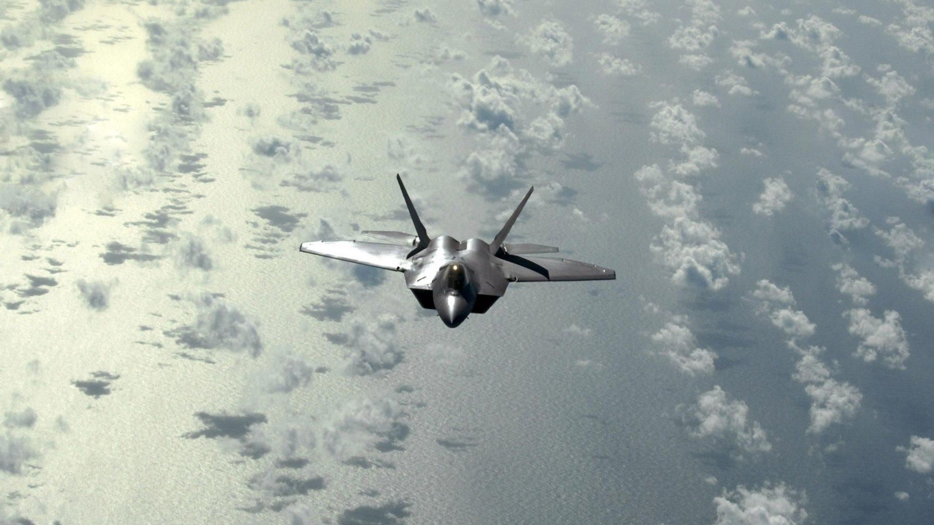 太阳灼烧活塞强势晋级，恩比德全能表现赛后评分拉满